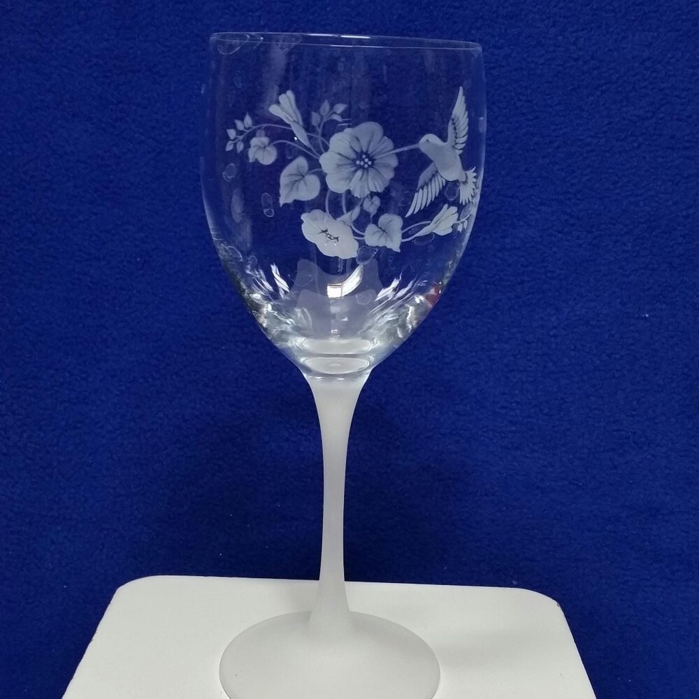 Avon Hummingbird Crystal Water Goblet With Dark Frosted Stem Wedding Barware - Picture 2 of 10